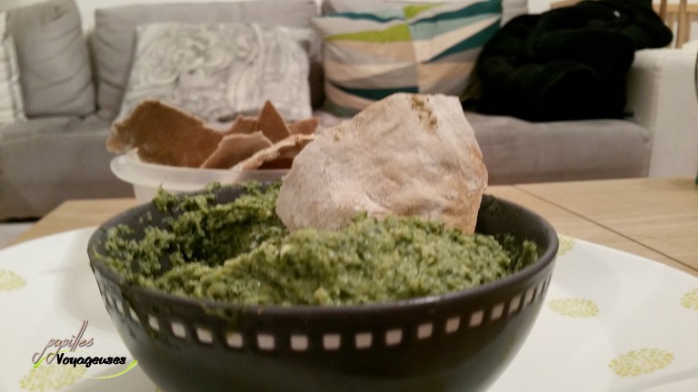 sauce dips crakers